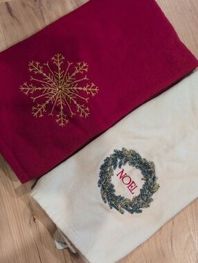 Source Unknown Red and Cream Embroidered Holiday Towels